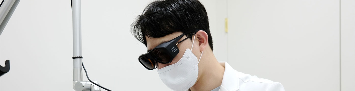 유스앤영서울뷰의원 기미/잡티/색소 색소 레이저 시술 장면
